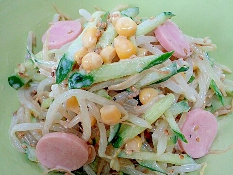 もやしとキュウリと魚肉ソーセージのごまマヨ和え